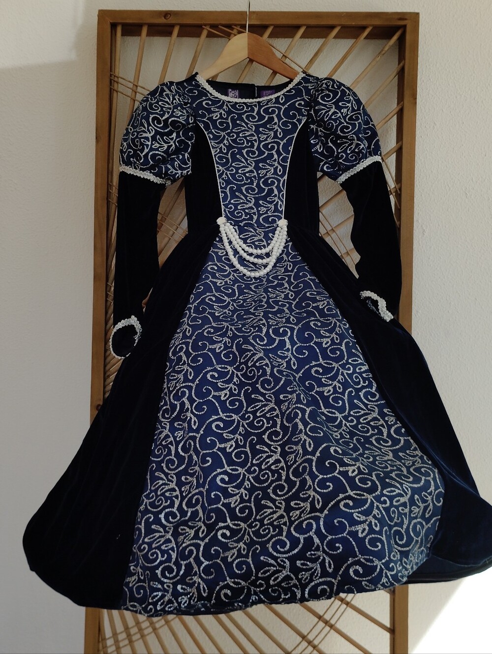 Girl's Queen Princess Royal Velvet Hoop Skirt Dress Halloween Costume / Size 7-8